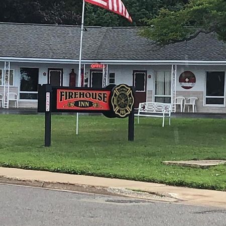 Firehouse Inn Saint Ignace Exterior foto