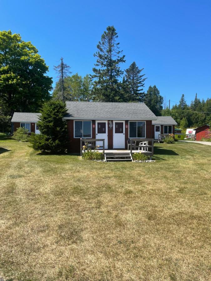 Firehouse Inn Saint Ignace Exterior foto